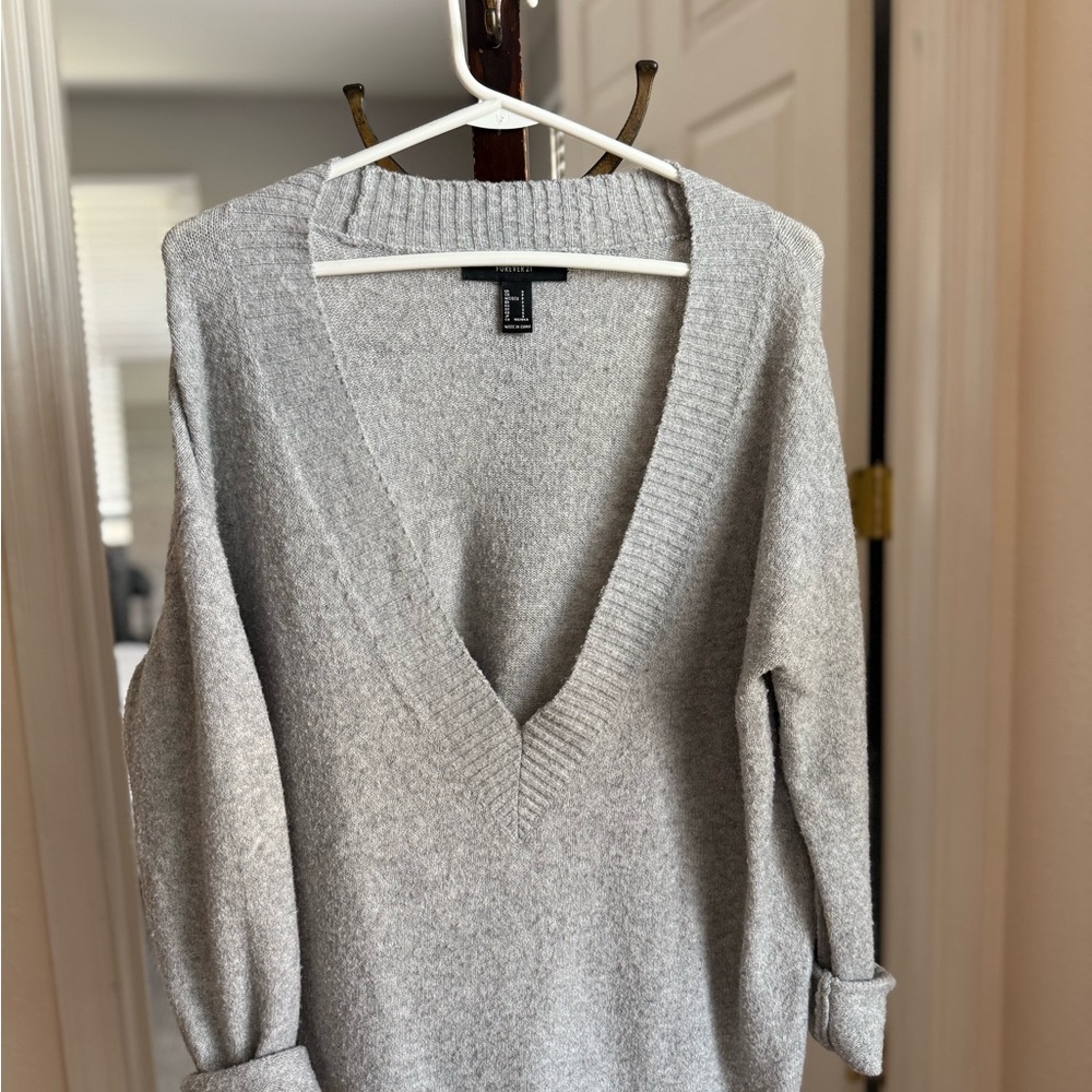 Forever 21 Gray V-Neck Oversized Women's Sweater